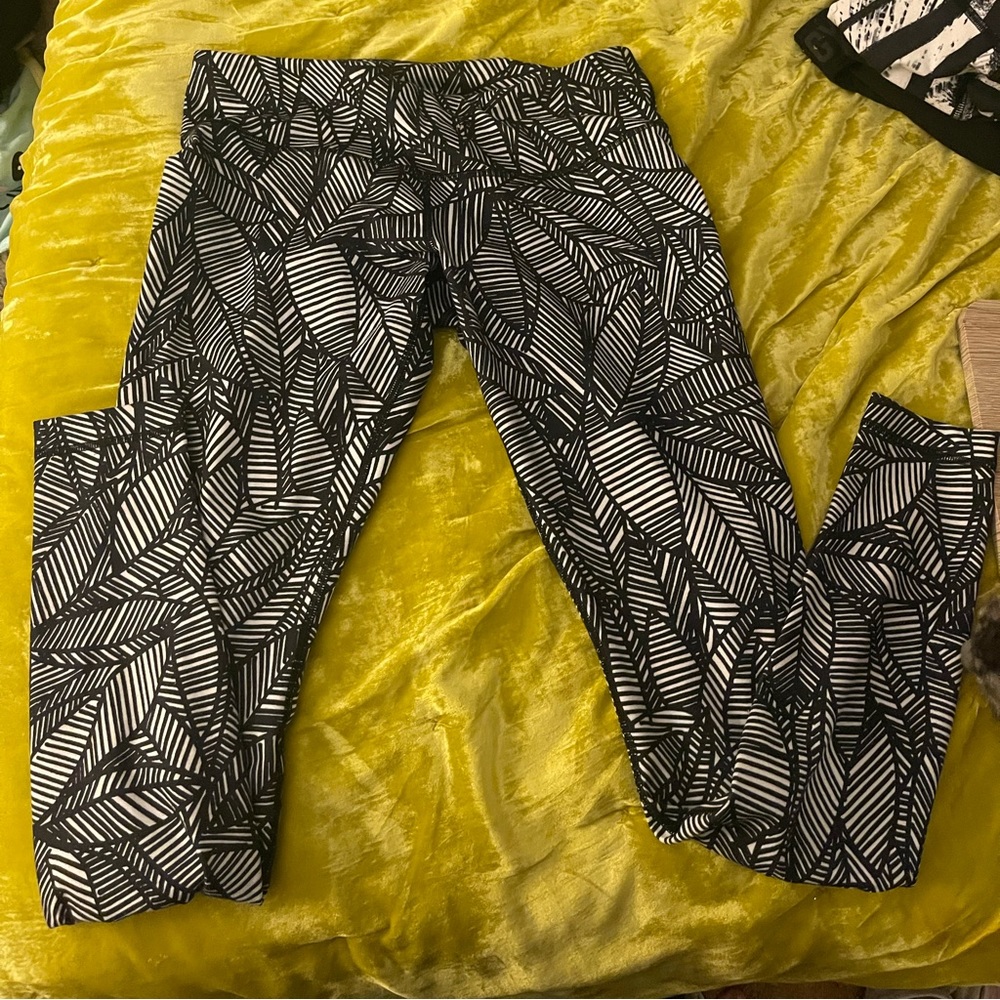 lululemon printed wunder under leggings size 10
